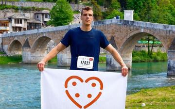 Faruk Suljović, student Poljoprivredno-prehrambenog fakulteta UNSA, istrčao ultramaraton od Sarajeva do Konjica u humanitarne svrhe