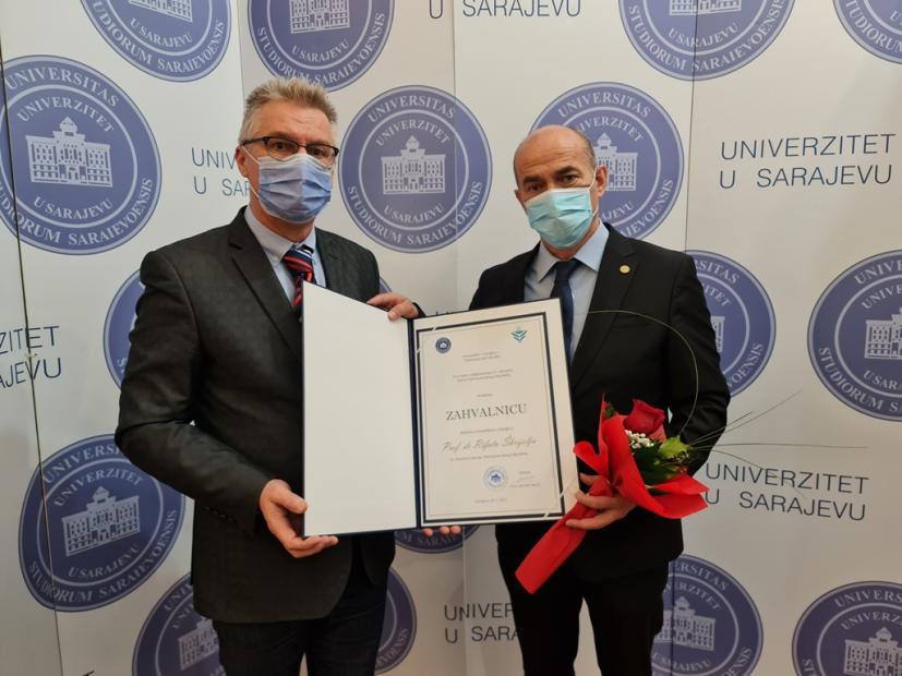 Rektoru Univerziteta u Sarajevu dodijeljena Zahvalnica za doprinos razvoju Farmaceutskog fakulteta UNSA