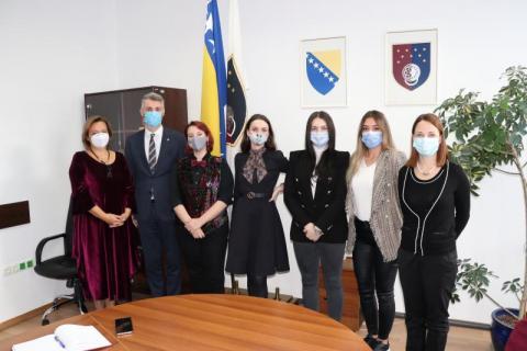 Premijer Forto i ministrice Nikolić i Softić Kadenić čestitali studenticama Pravnog fakulteta UNSA pobjedu na prestižnom evropskom takmičenju