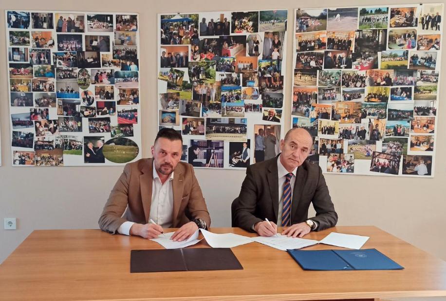Potpisan Memorandum o saradnji između Univerziteta u Sarajevu i Udruženja “Obrazovanje gradi Bosnu i Hercegovinu – Jovan Divjak”