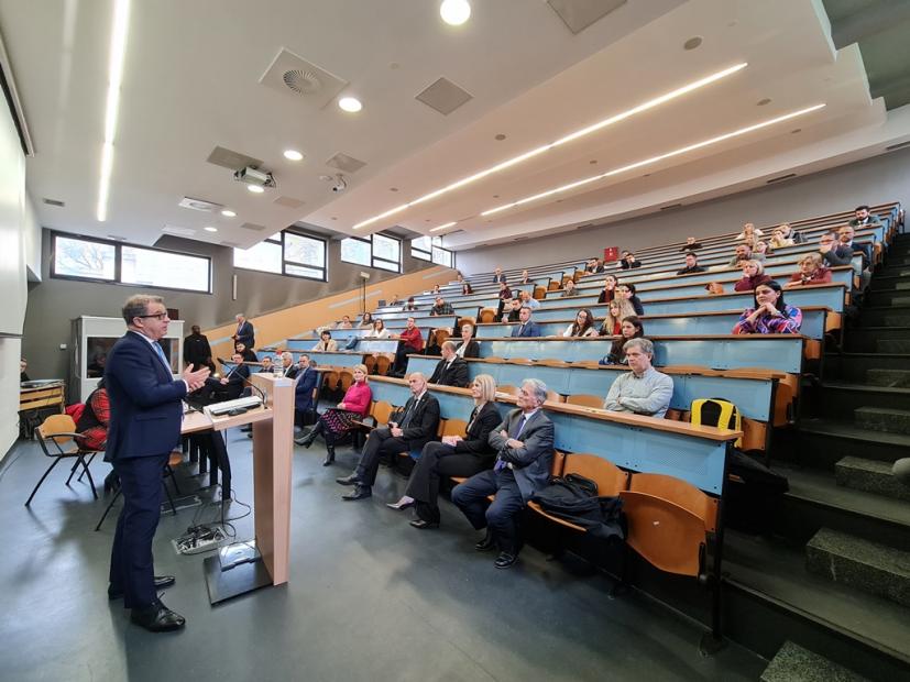 Dr. Serge Brammertz, glavni tužilac Međunarodnog rezidualnog mehanizma za krivične sudove, održao predavanje na Univerzitetu u Sarajevu