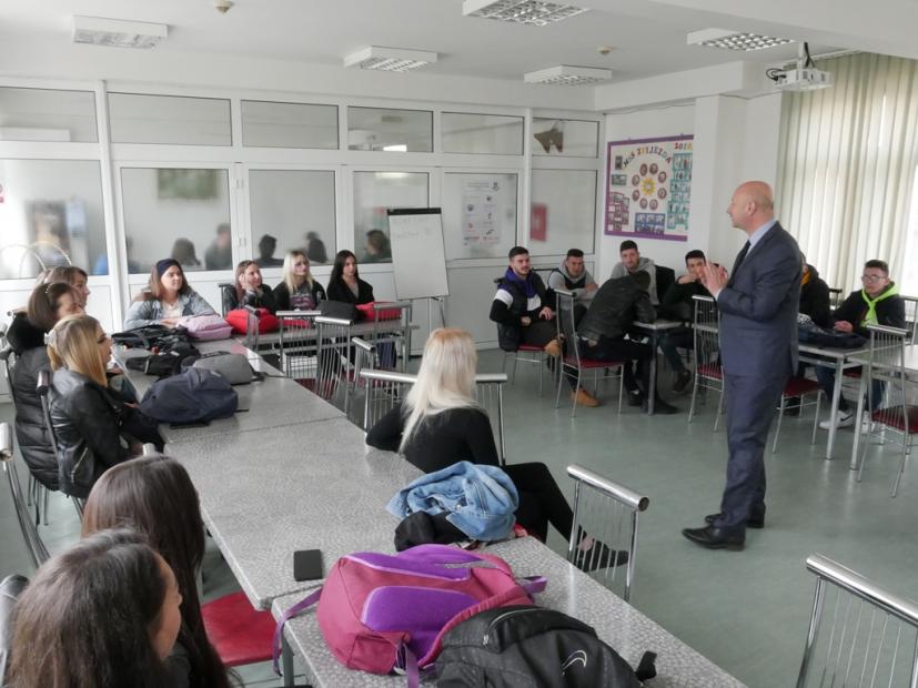 Fakultet za upravu UNSA predstavio studijske programe srednjoškolcima u Brezi