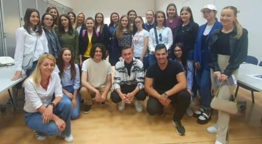 Ured za podršku studentima Univerziteta u Sarajevu realizirao jednodnevnu radionicu "Vještine javnog predstavljanja – studenti studentima"