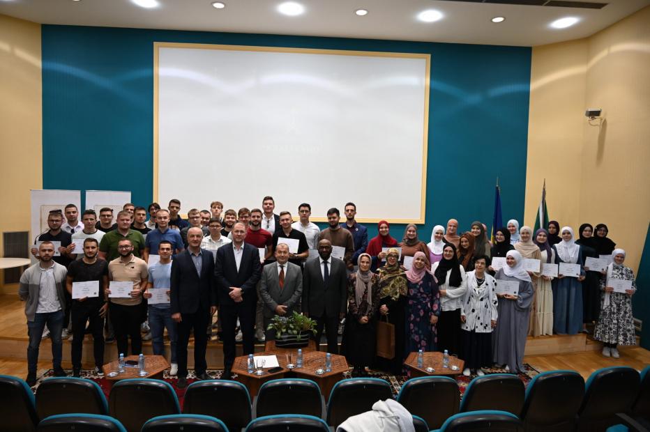 Svečana dodjela certifikata sedmoj generaciji brucoša Fakulteta islamskih nauka u Kulturnom centru Kralj Fahd u Sarajevu