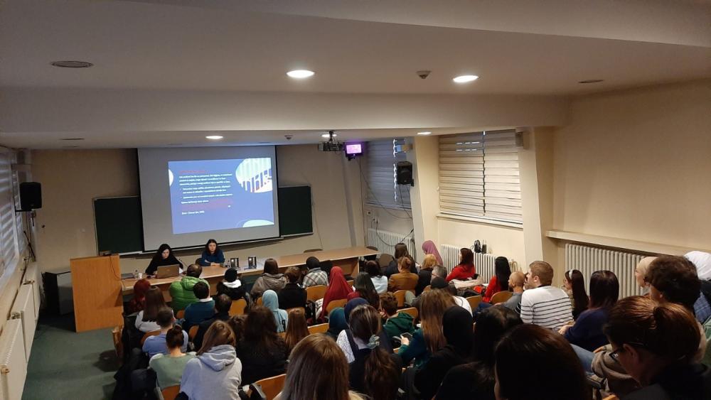 Na Filozofskom fakultetu UNSA održano predavanje u okviru kampanje ,,16 dana aktivizma“
