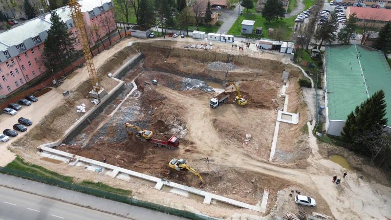 Delegations from the Sarajevo Canton Government and the University of Sarajevo visited the construction site of the Library of the University of Sarajevo