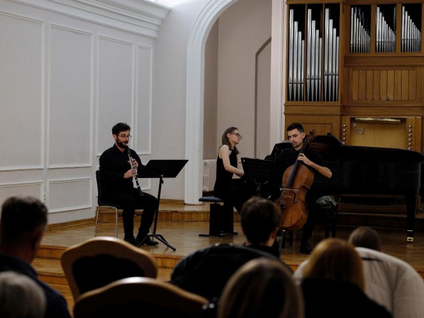 Na Muzičkoj akademiji UNSA nastupio trio Timur Muratović, Isak Haračić i Zerina Šabotić