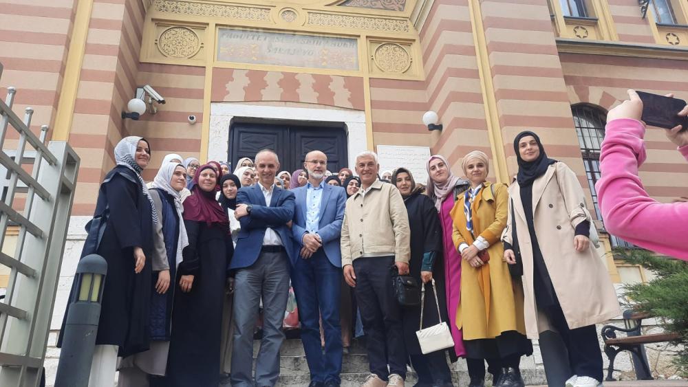 Učenice i profesori Medrese Isa-beg iz Tetova posjetili Fakultet islamskih nauka UNSA