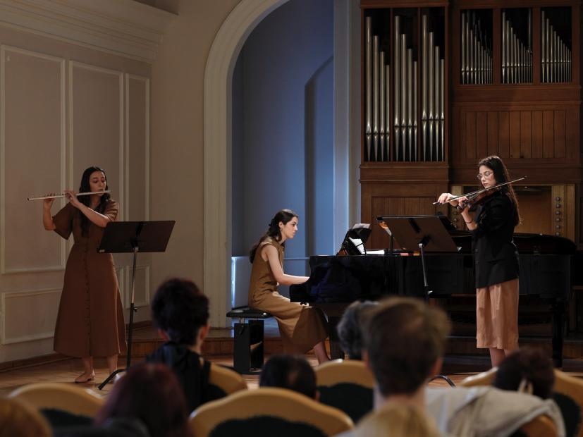 Studenti različitih instrumentalnih odsjeka Muzičke akademije UNSA održali zajednički koncert 