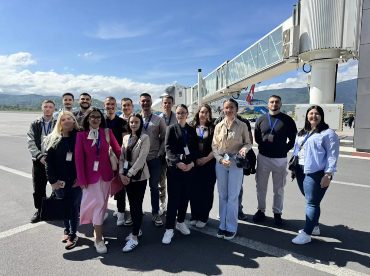 Studenti i studentice Odsjeka za sigurnosne i mirovne studije na stručnoj praksi u Sektoru sigurnosti i zaštite Međunarodnog aerodroma Sarajevo