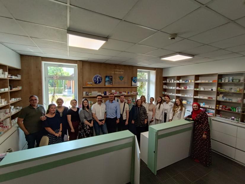 Na Farmaceutskom fakultetu UNSA održana stručna edukacija o primjeni NMR spektroskopije