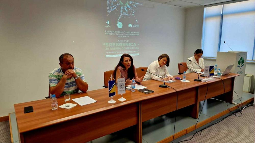 Održan naučni skup „Srebrenica - 30 godina od genocida: kontinuitet zločina, negiranja i nestali”
