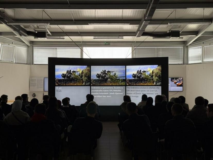 Fakultet islamskih nauka UNSA | Studenti posjetili Memorijalni centar Srebrenica-Potočari