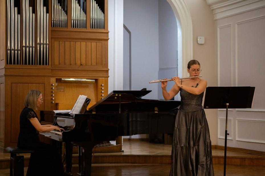 Flautistica Mirna Mlikota-Dizdarević i pijanistica Dina Fejzić nastupile u okviru Koncertne sezone MAS