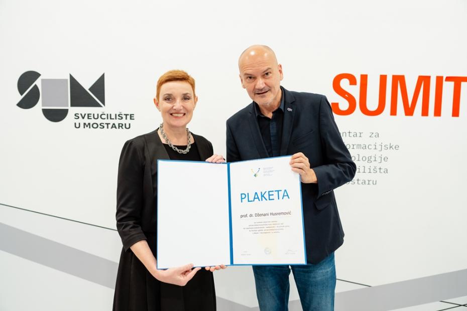 Plaketa Rektorskog zbora/Rektorske konferencije BiH uručena prof. dr. Dženani Husremović, prorektorici Univerziteta u Sarajevu