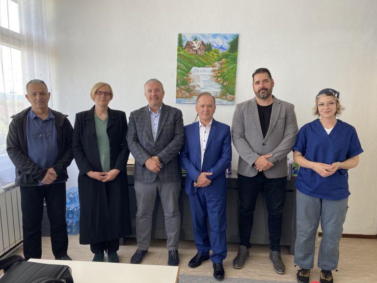 Potpisan Sporazum o nastavnoj, naučnoj i stručno-tehnološkoj saradnji između Veterinarskog fakulteta UNSA, JU Srednja poljoprivredna škola "Sanus Futurum" i Ministarstva obrazovanja, nauke, kulture i sporta Unsko-sanskog kantona