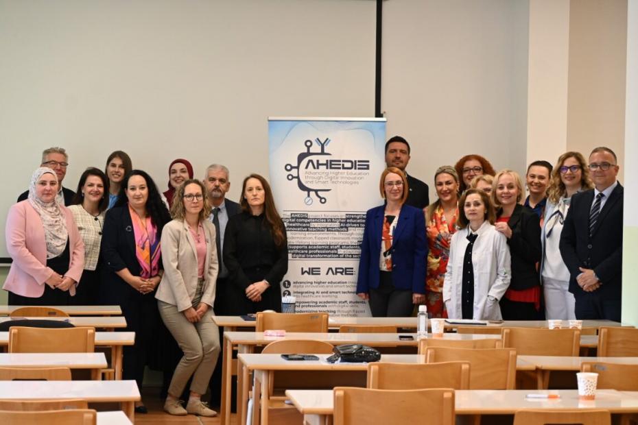 Erasmus+ projekat Advancing Higher Education through Digital Innovation and Smart Technologies (AHEDIS) predstavljen na Farmaceutskom fakultetu UNSA