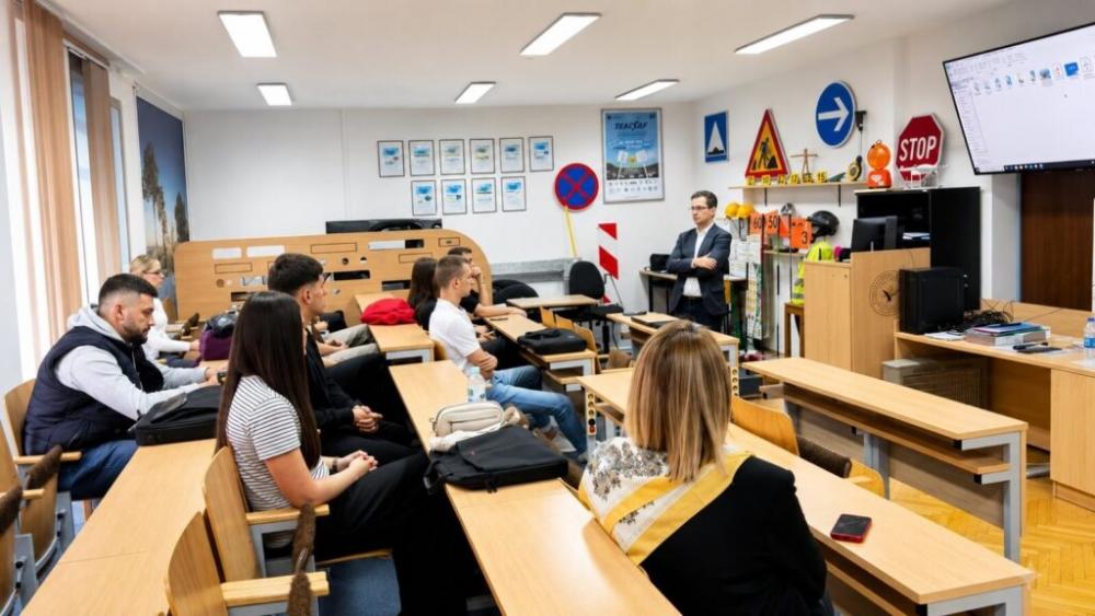 Fakultet za saobraćaj i komunikacije UNSA | Razvoj kompetencija studenata kroz stručnu praksu i saradnju s privredom
