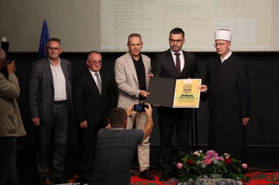 Plaketa „Hasan Kaimija“ za najbolje djelo iz oblasti humanističkih i društvenih nauka dodijeljena knjizi „Zvornik 1992–1995: Genocid na kapiji Bosne“