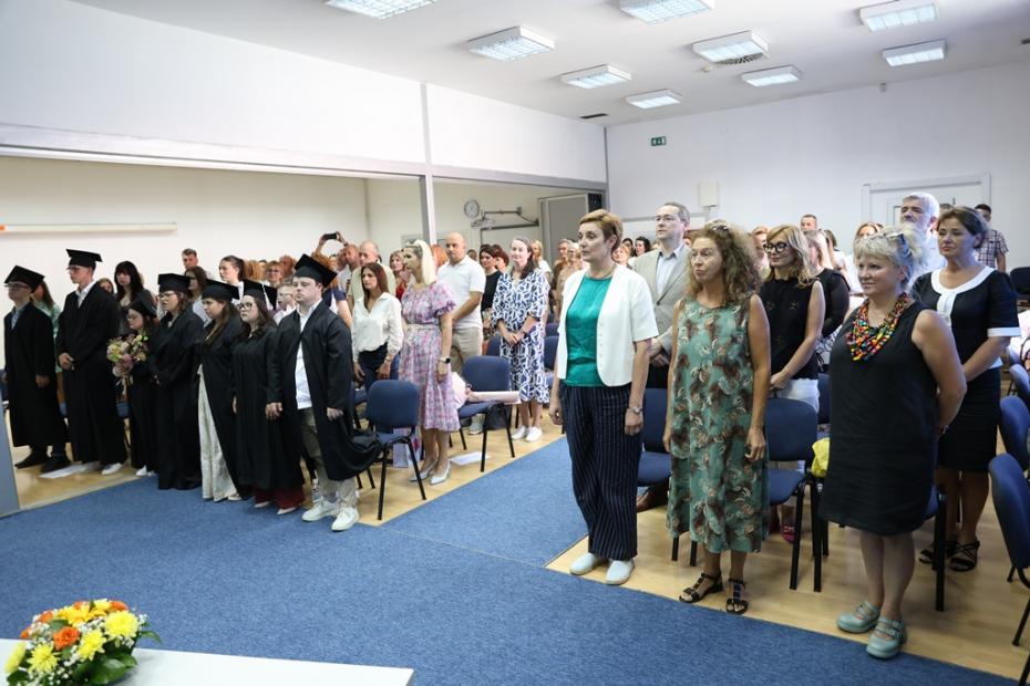 Prva generacija studenata i studentica "Interdisciplinarnog stručnog studija za pružanje administrativnih i gerontoloških usluga" svečano obilježila završetak studija