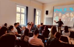 Predavanjem novinara i publiciste Amira Misirlića  započeo šesti po redu Ciklus kreativnih radionica „Podijelimo znanje 2022/2023“