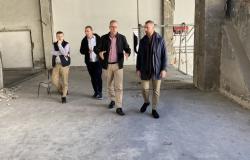 Ministar privrede Kantona Sarajevo obišao radove na adaptaciji prostora za studentski hub na Mašinskom fakultetu UNSA