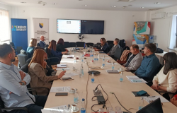 Fakultet za saobraćaj i komunikacije UNSA uspješno realizovao aktivnosti mjerenja kvaliteta univerzalne poštanske usluge u BiH za 2025. godinu