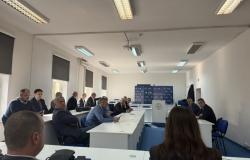 Fakultet za saobraćaj i komunikacije UNSA i Ministarstvo komunikacija i prometa BiH: Okrugli sto o uticaju sticanja vozačke dozvole na saobraćajne nezgode