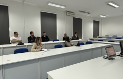 Na Fakultetu za saobraćaj i komunikacije UNSA održano je gostujuće predavanje na temu regulatornog i tržišnog okvira poštanskog saobraćaja