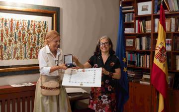 Faculty of Philosophy UNSA | Professor Edina Spahić was awarded the Cruz de Oficial by King Philip VI of Spain