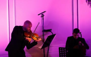 U okviru programa Koncertne sezone MAS nastupili violinista Marko Pop Ristov i violončelista Isak Haračić