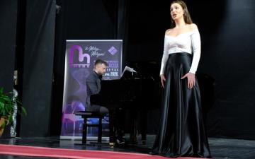 Jovana Pavlović, studentica Odsjeka za solo pjevanje laureat Međunarodnog takmičenja mladih solo pevača "Dr Miloje Milojević" u Kragujevcu