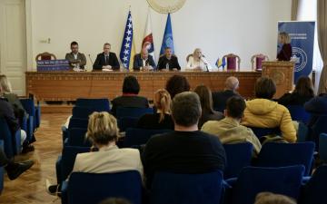 U Rektoratu UNSA održana panel diskusija o historiji Bosne i Hercegovine i naučnom pristupu prošlosti